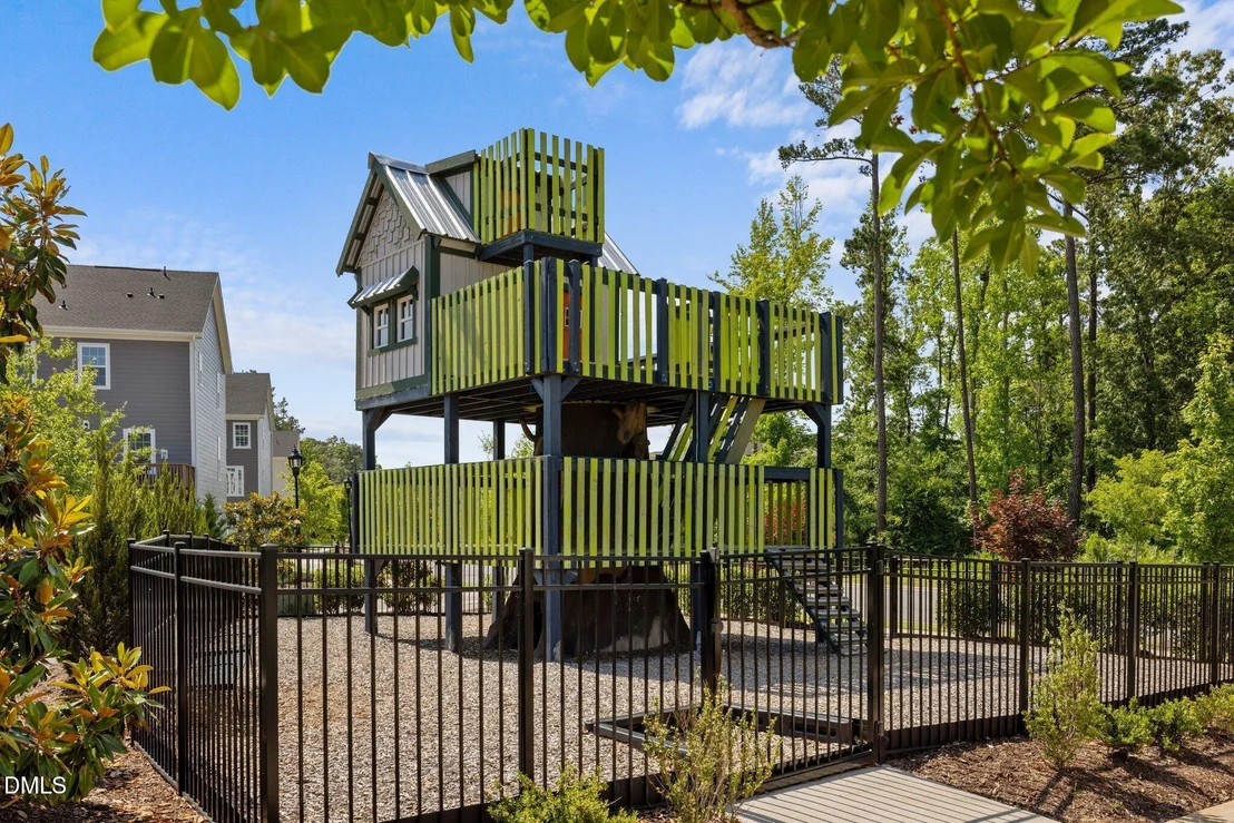 Photo of 1003 Whitehall Circle
