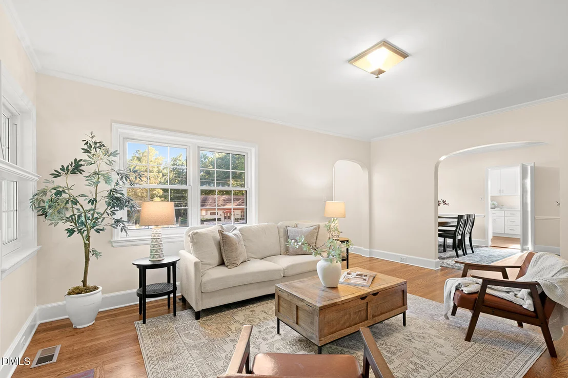 Photo of 2720 University Drive