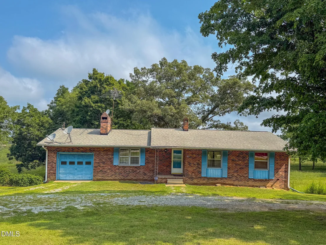 Photo of 2072 Edwin Robertson Road