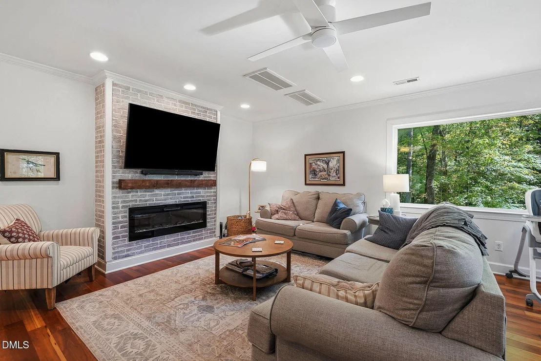 Photo of 415 River Bluff Drive N
