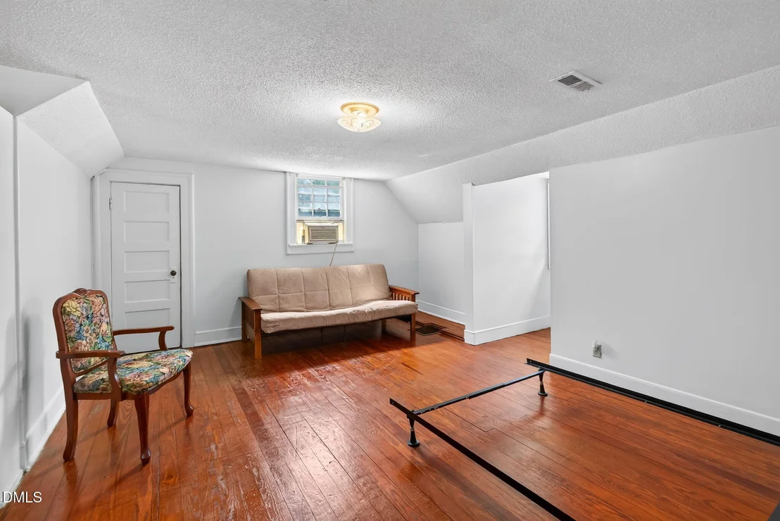 Photo of 4087 Glendale Road