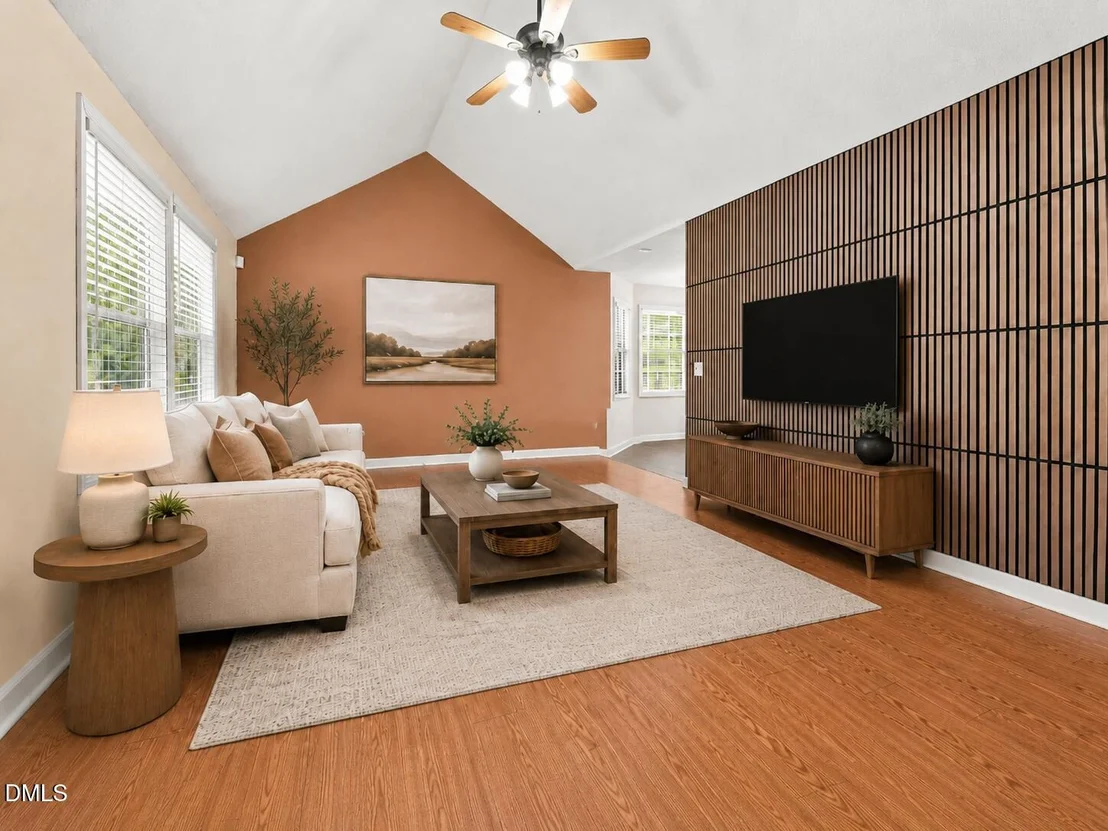 Photo of 215 Brookfield Circle