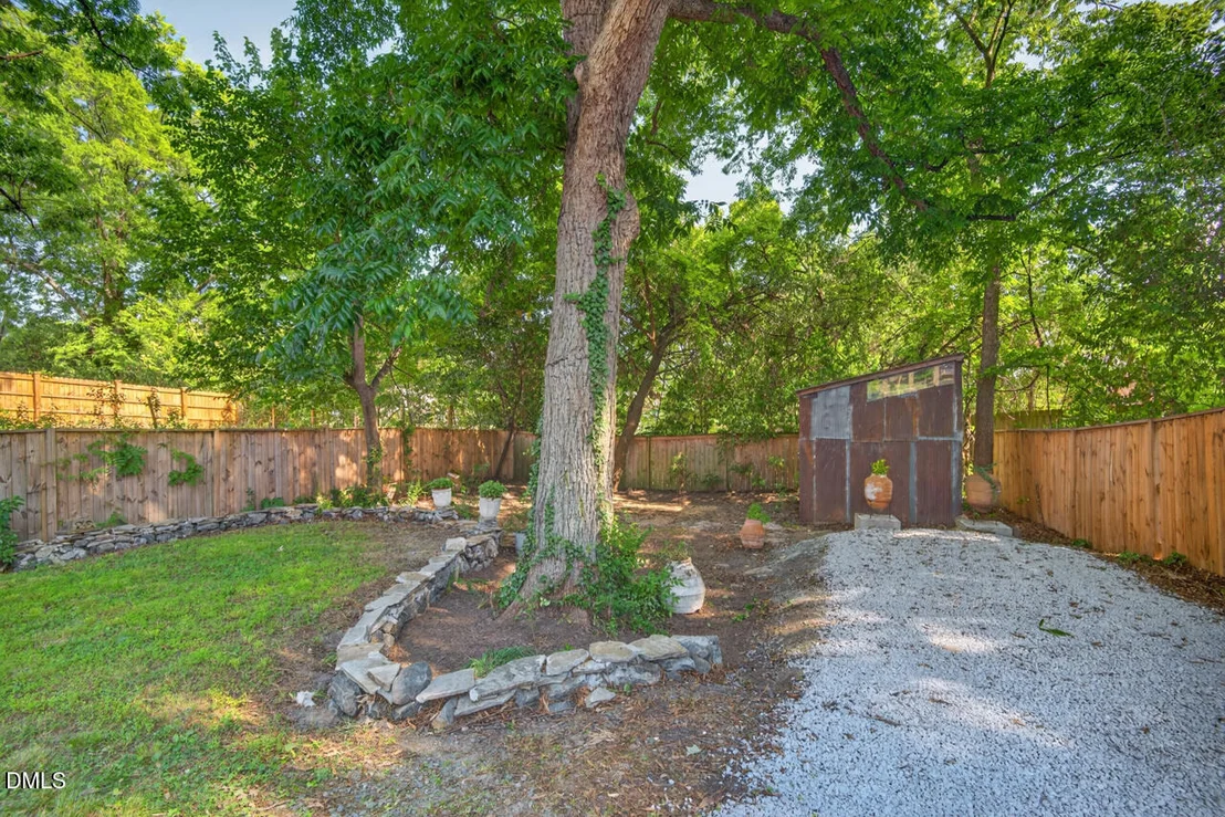 Photo of 321 W Trinity Avenue
