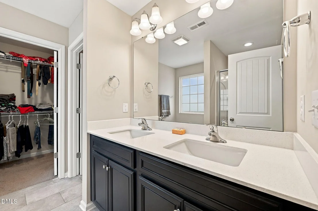 Photo of 2170 Campbell Loop