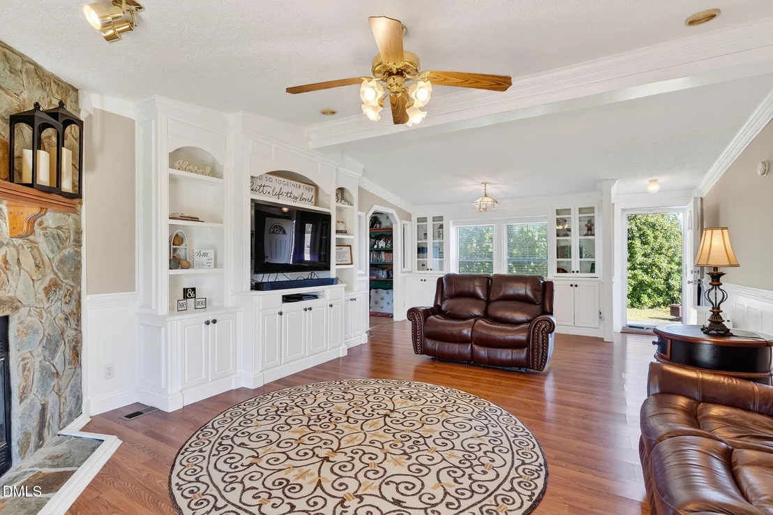 Photo of 1190 Sanders Road