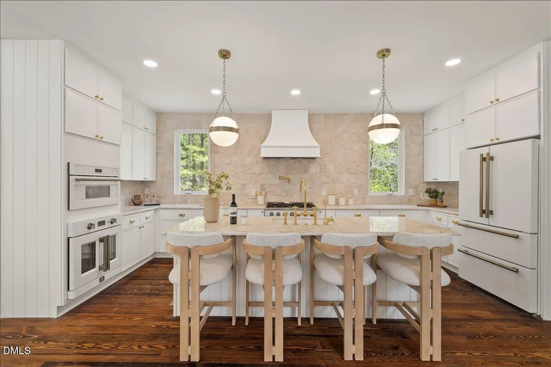 Photo of 419 Eagle Point Road