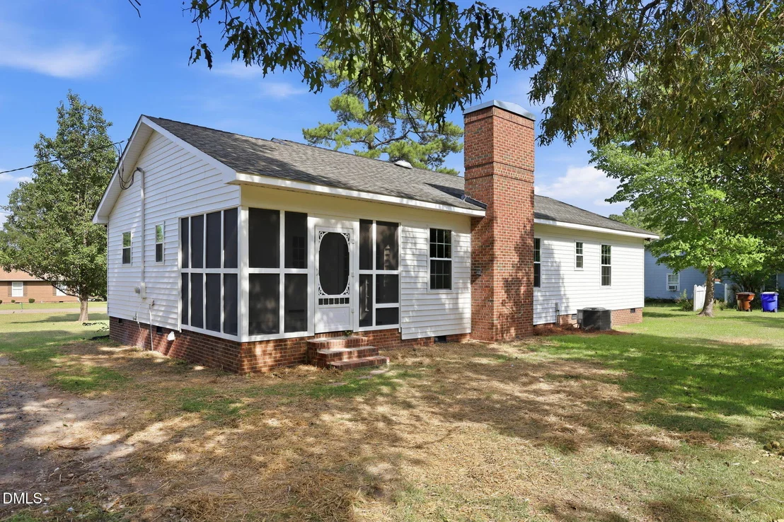 Photo of 305 1st Street