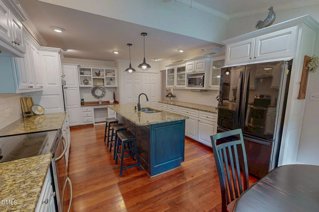 Photo of 947 Old Salem Road