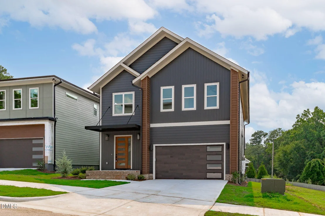 Photo of 1005 Addison Place