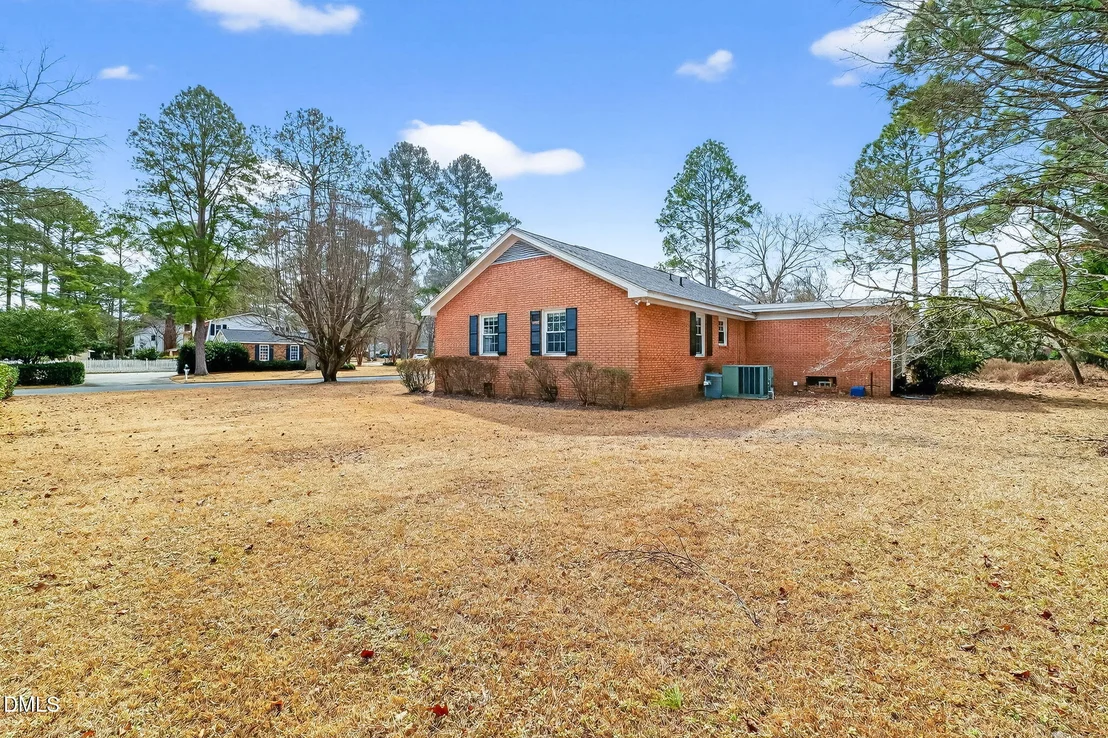 Photo of 808 Chestnut Drive