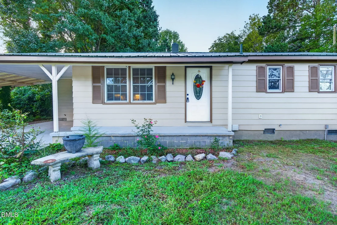 Photo of 935 Maynard Road