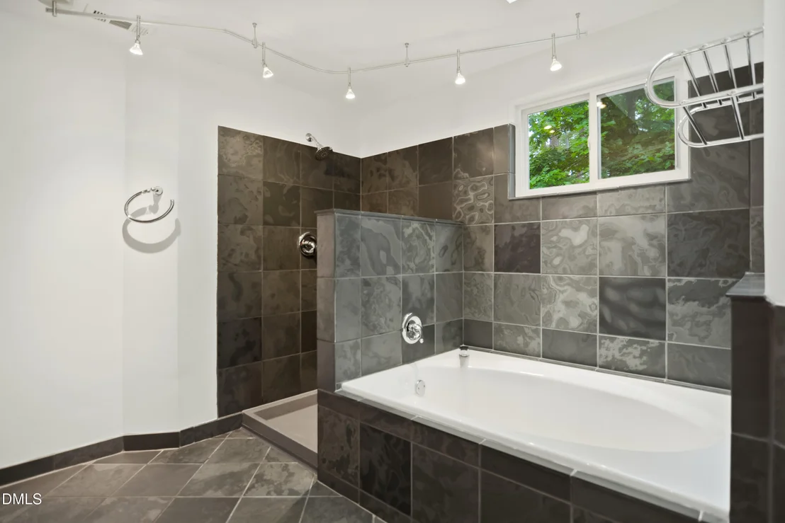 Photo of 101 Pinehill Way