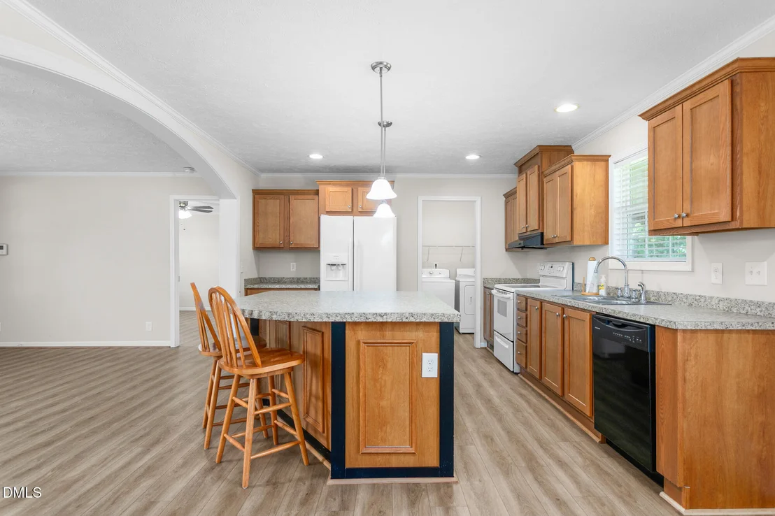 Photo of 1054 Sutton Road