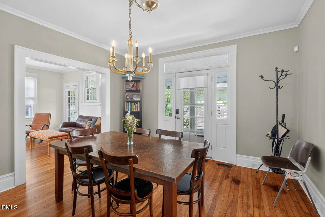 Photo of 321 W Trinity Avenue