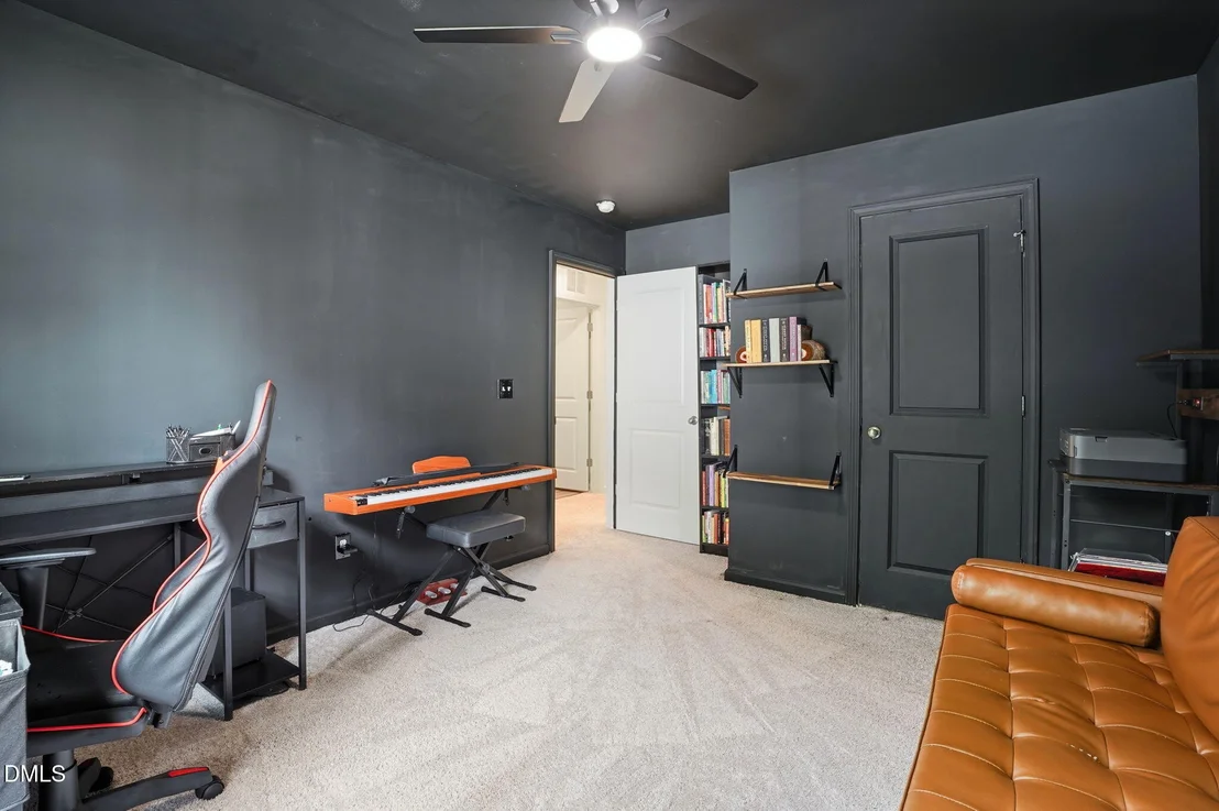 Photo of 823 Piaggio Lane