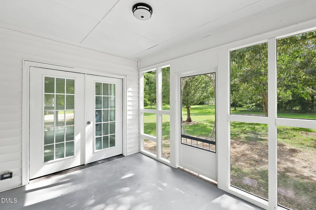 Photo of 305 1st Street