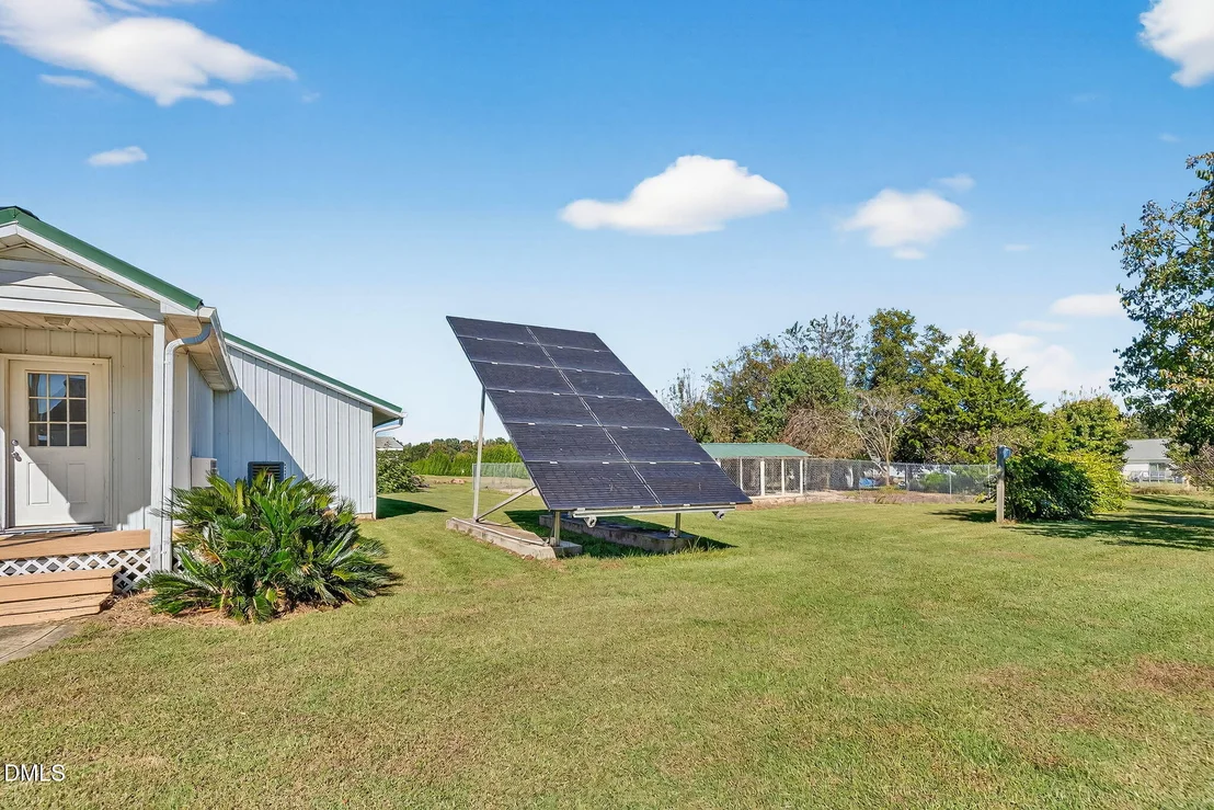 Photo of 1190 Sanders Road