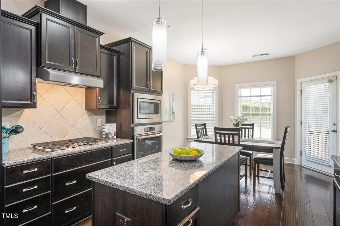 Photo of 610 Silk Tree