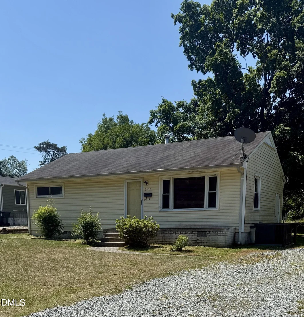 Photo of 2137 Roger Street
