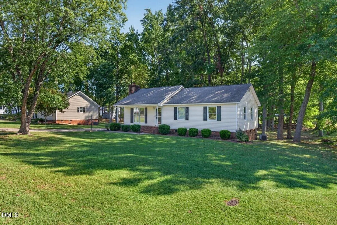 Photo of 102 Meadow Park