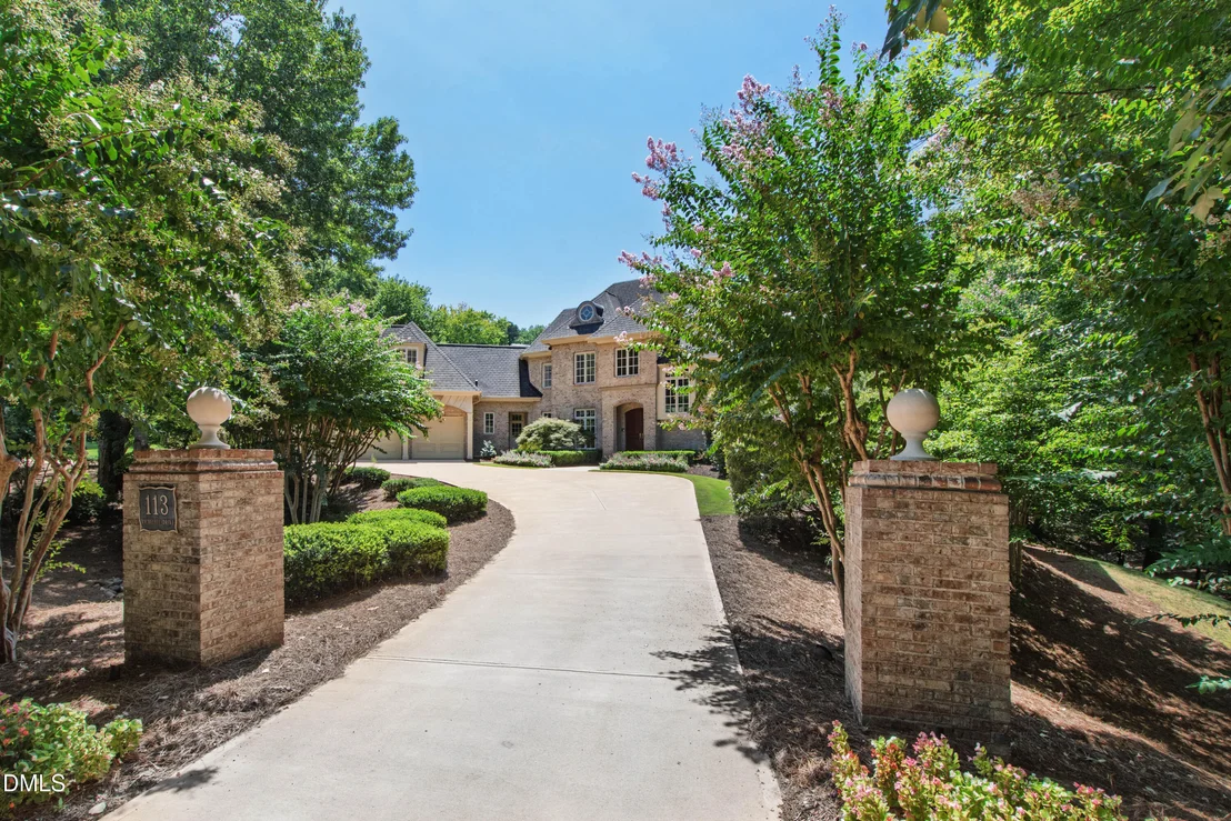 Photo of 113 Richelieu Drive