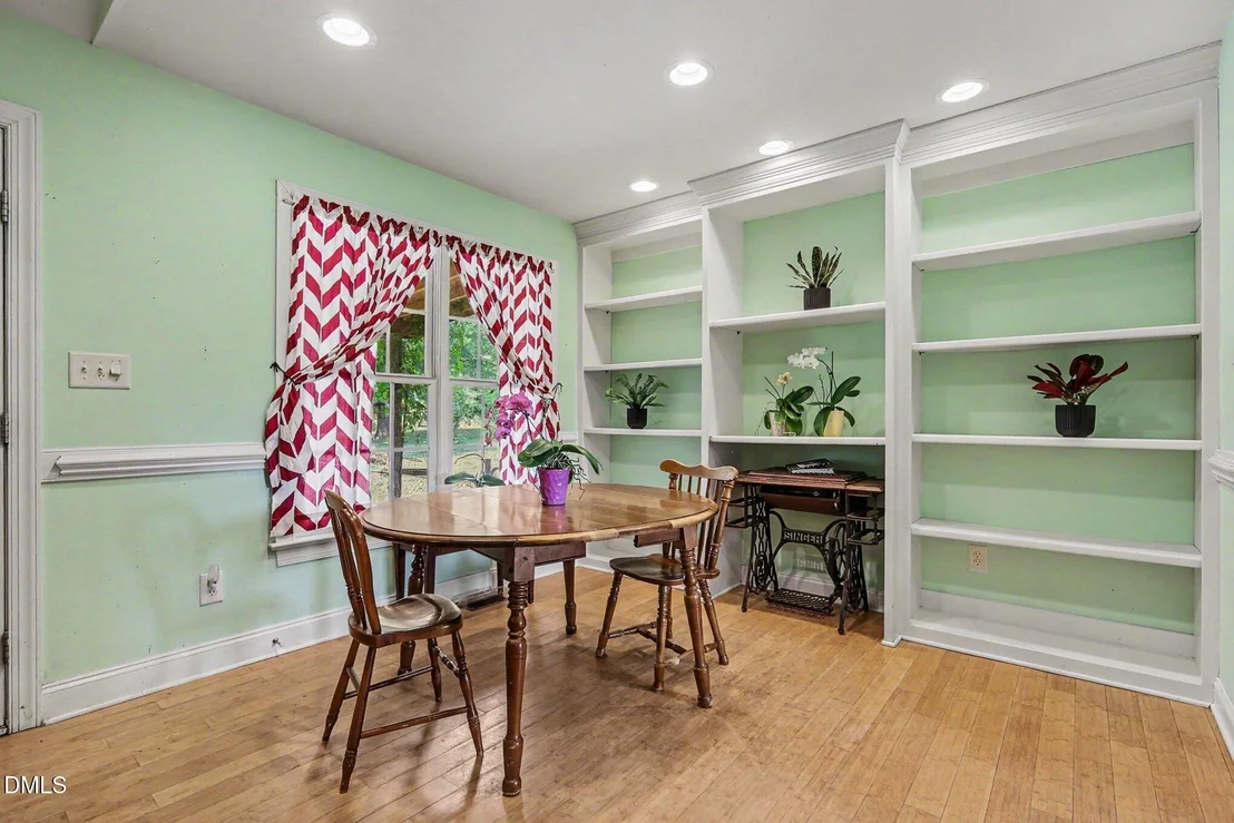 Photo of 1750 Tom Oakley Road