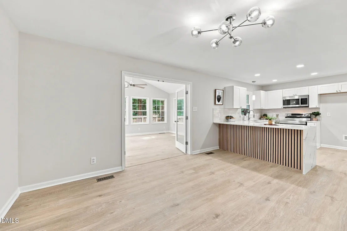 Photo of 807 Yosemite Circle