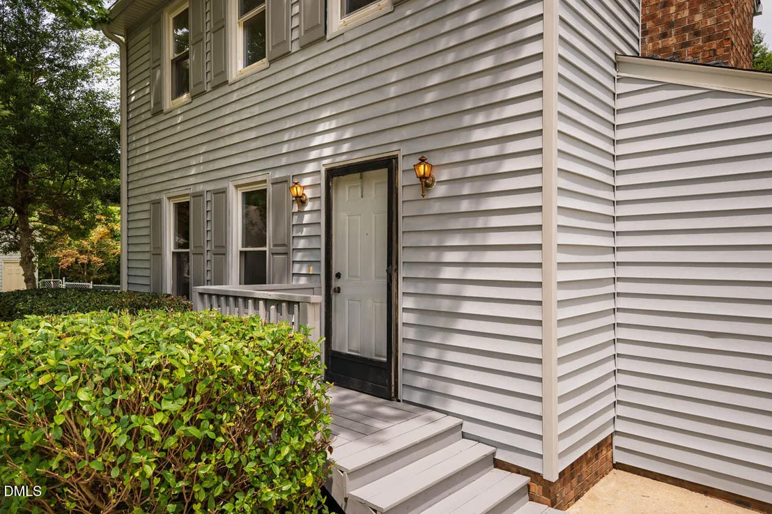 Photo of 104 Avery Le Circle