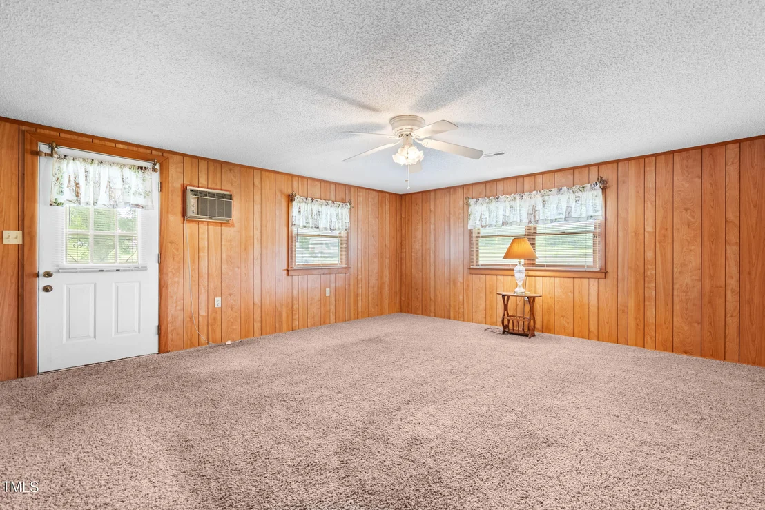 Photo of 207 Wendell Road