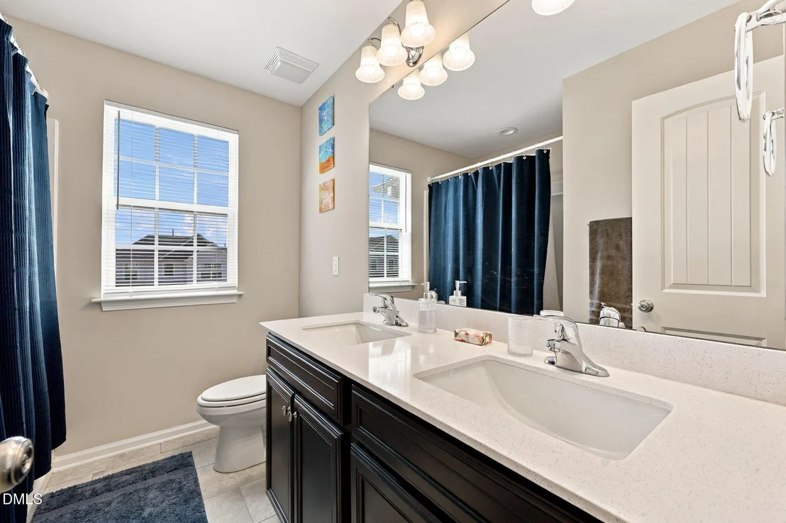 Photo of 2170 Campbell Loop