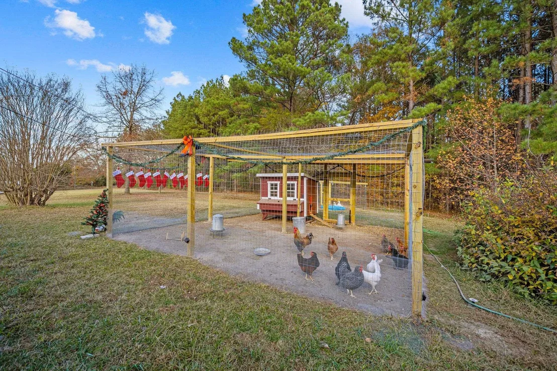 Photo of 3216 Hamlin Road