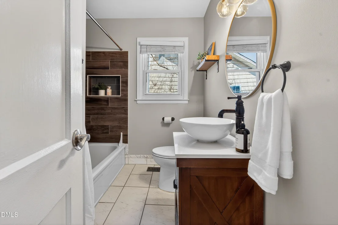 Photo of 1601 Lathrop Street