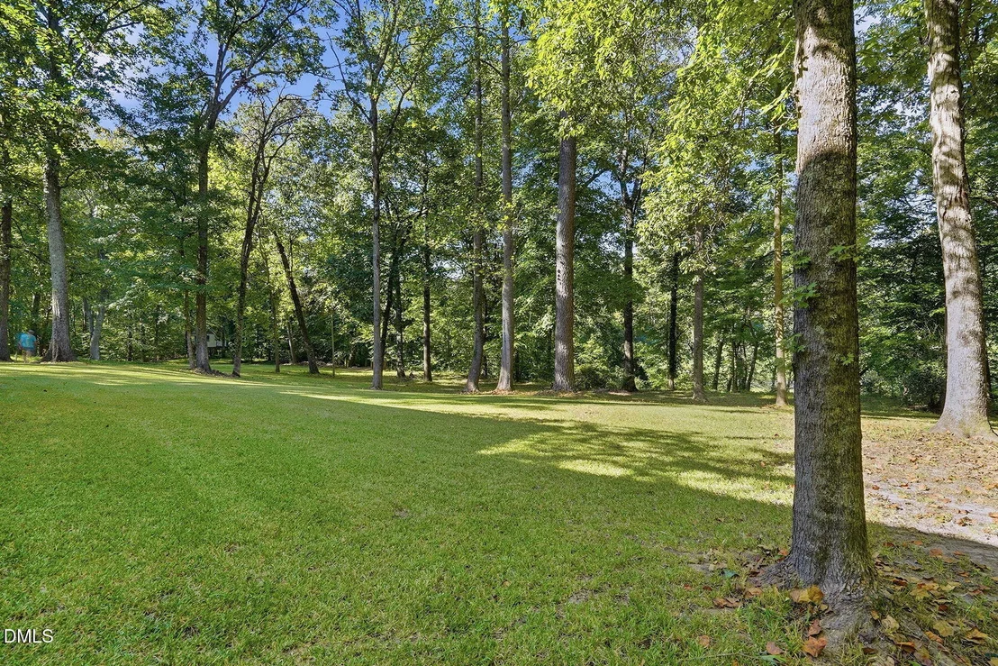 Photo of 415 River Bluff Drive N