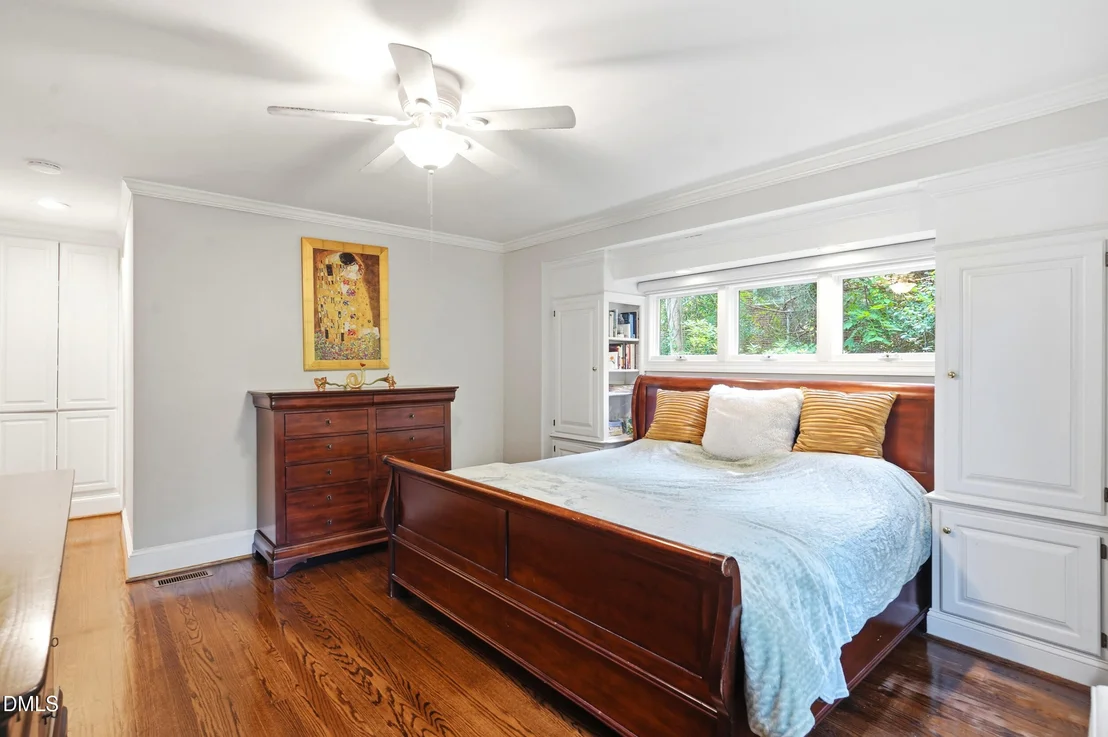 Photo of 3129 Eton Road