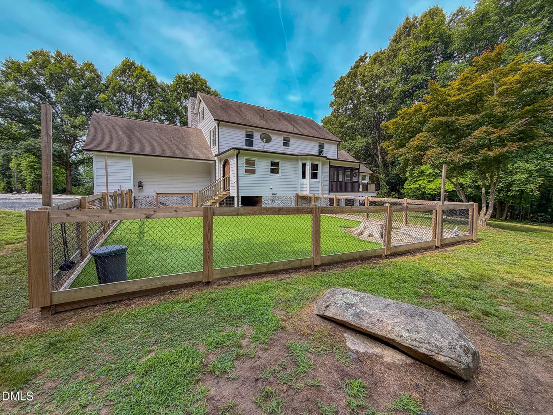 Photo of 947 Old Salem Road