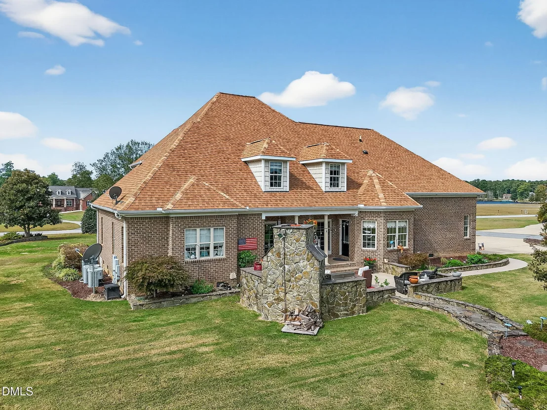 Photo of 296 Shoreline Drive