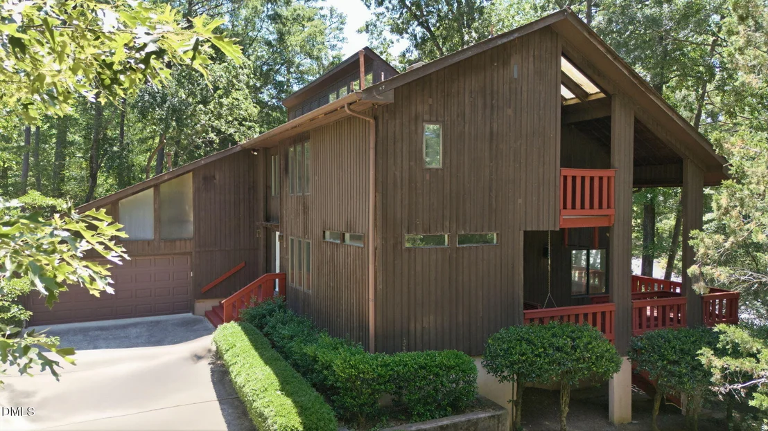 Photo of 910 Tarik Drive