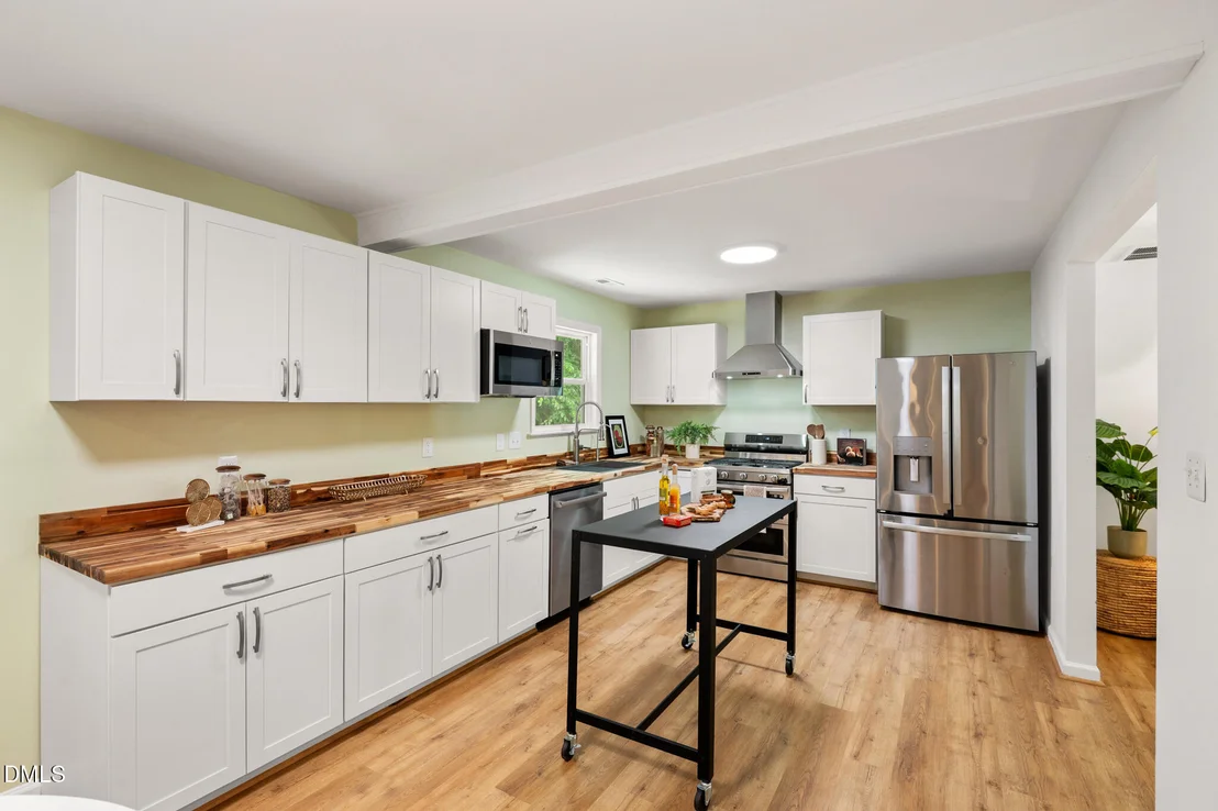 Photo of 2102 Meade Lane