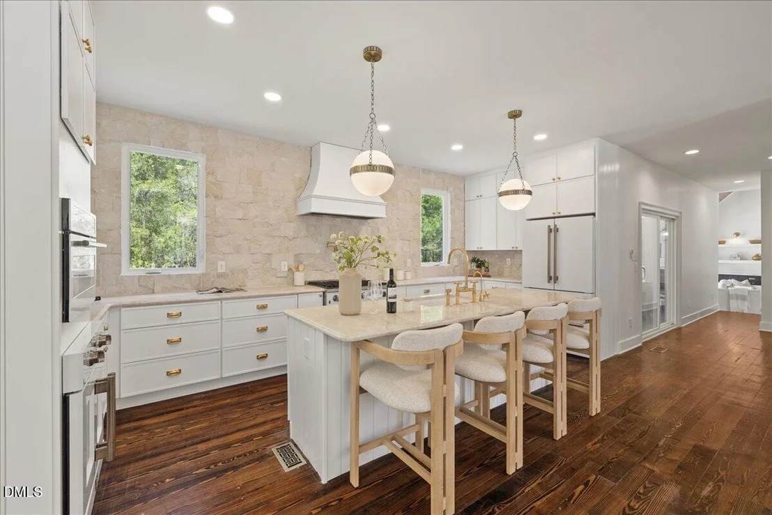 Photo of 419 Eagle Point Road