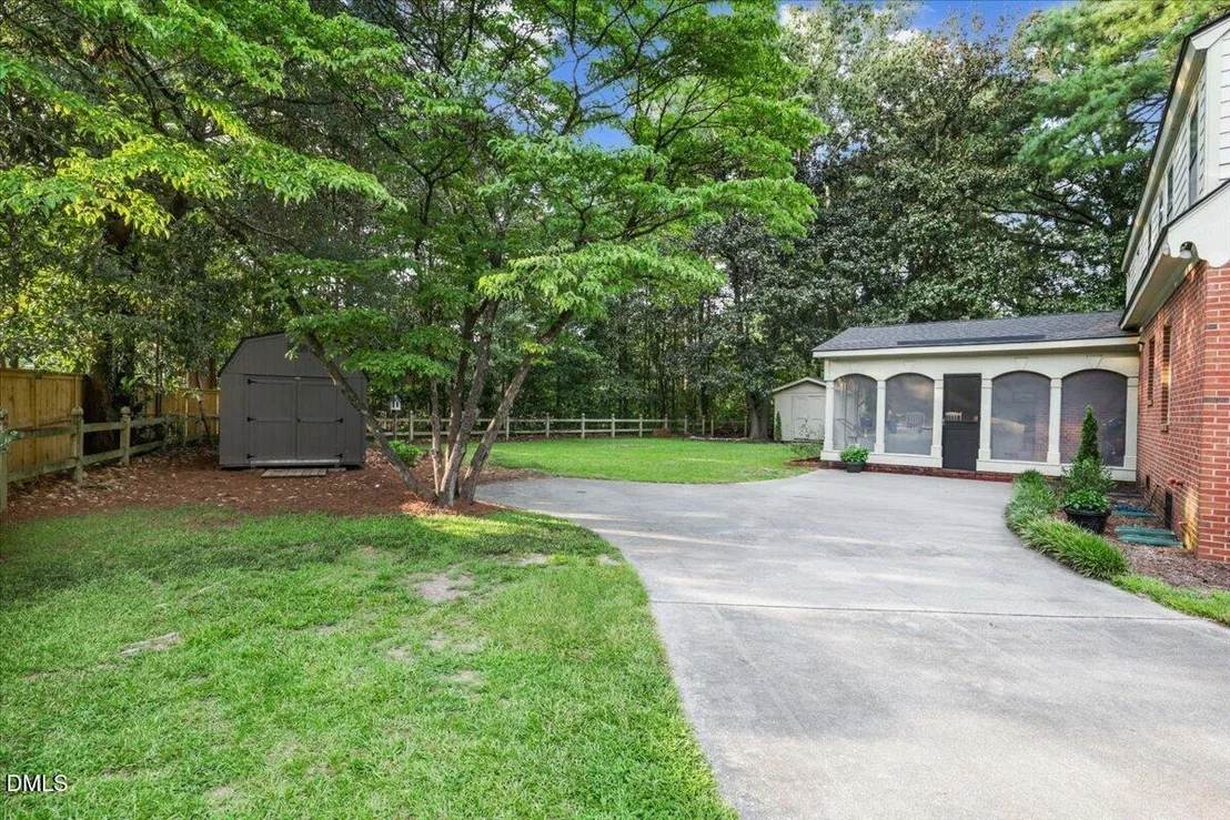 Photo of 804 Chestnut Drive
