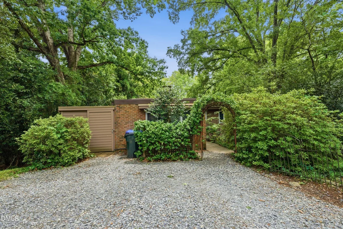 Photo of 16 Davie Circle