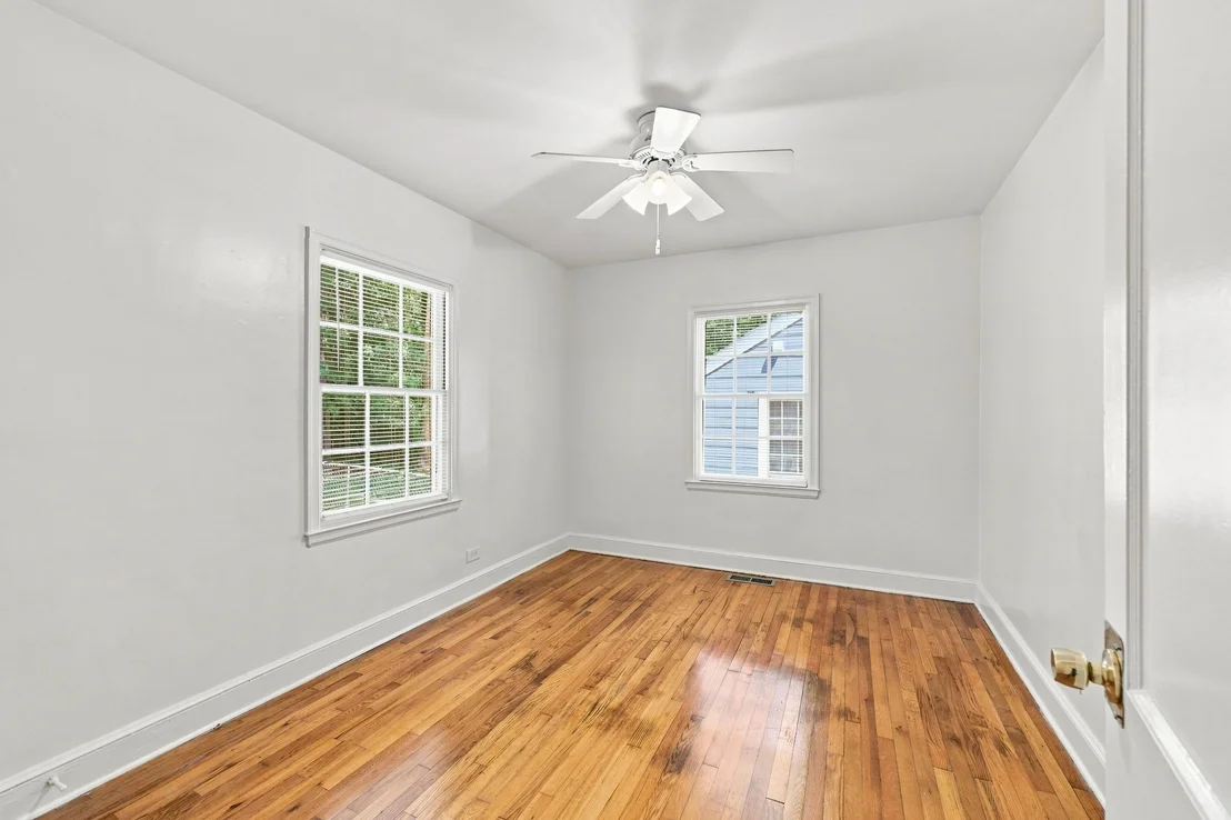 Photo of 812 W Markham Avenue