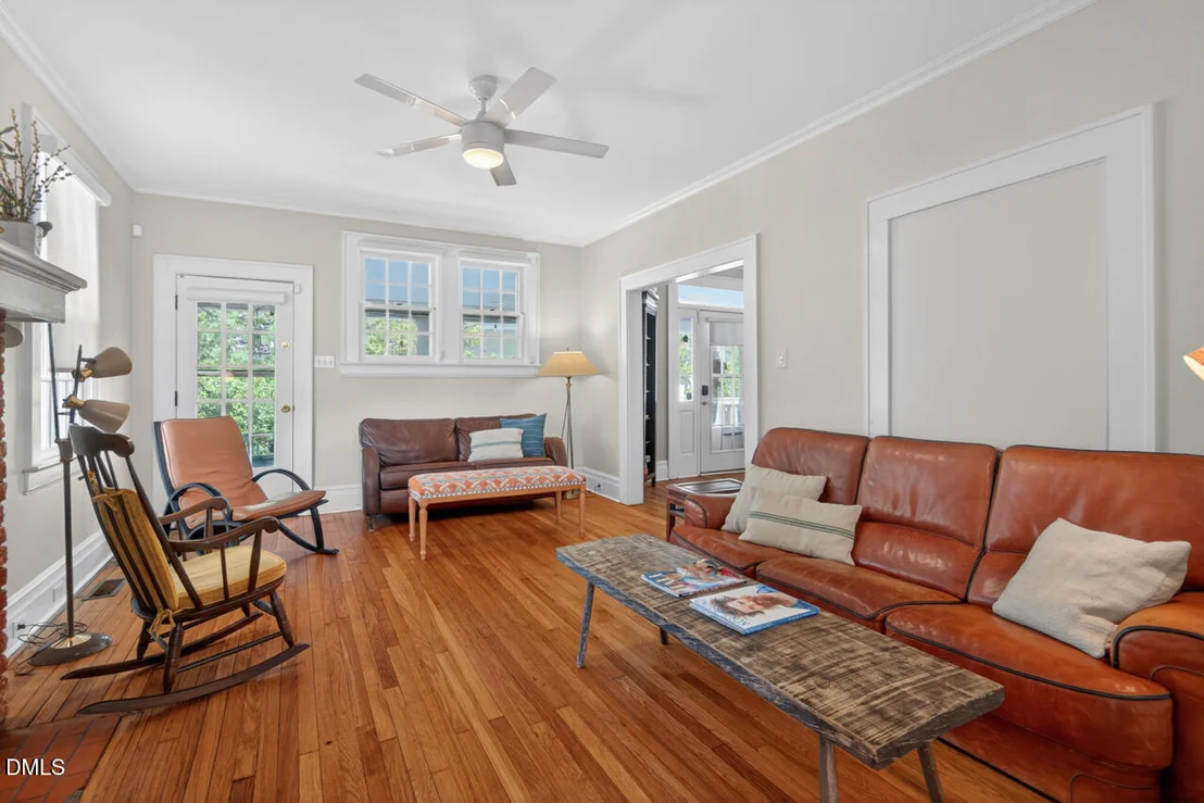 Photo of 321 W Trinity Avenue