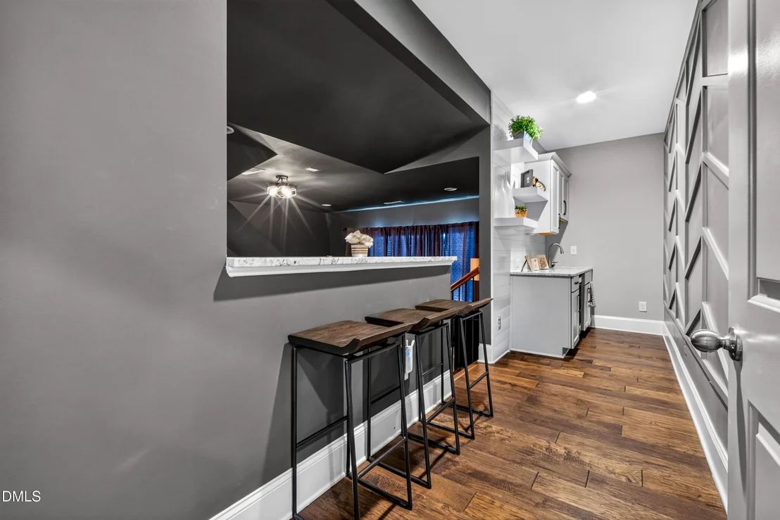 Photo of 505 Myrna Lane