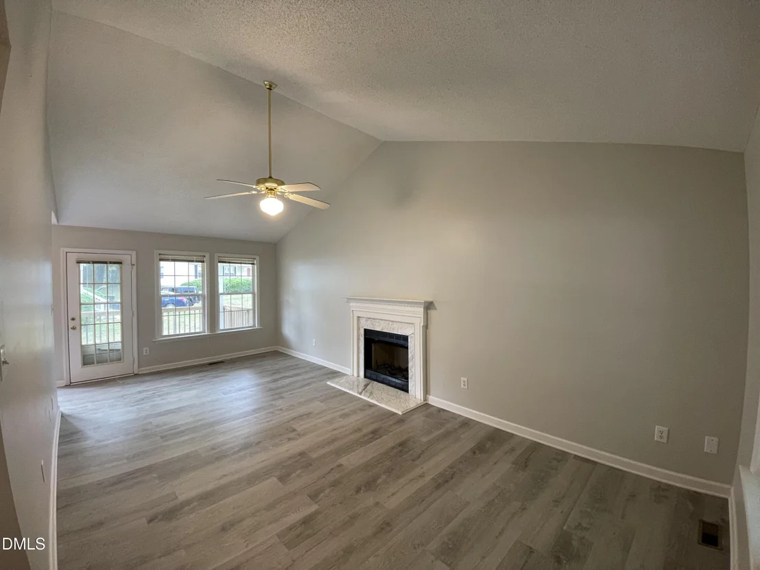 Photo of 1008 Laurel Leaf