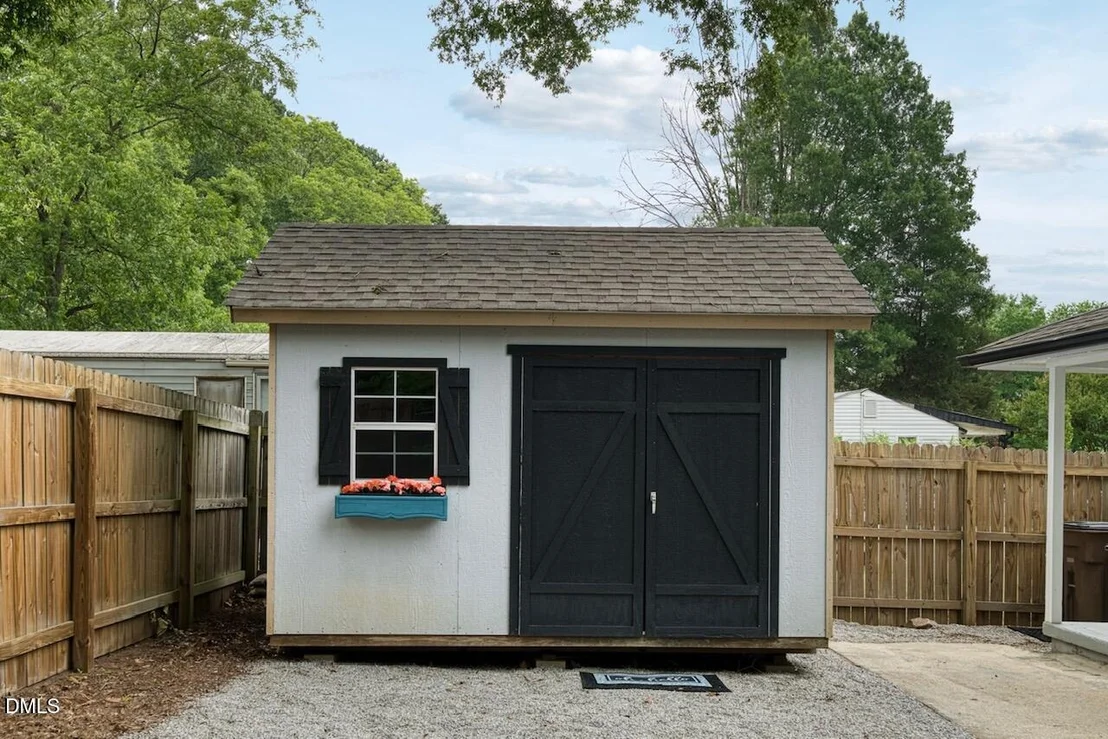 Photo of 503 E Juniper Avenue