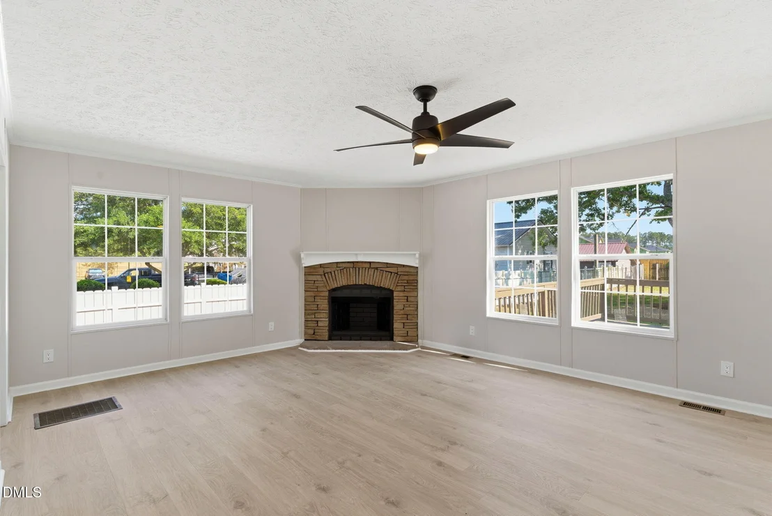 Photo of 9929 Old Mill Road NE