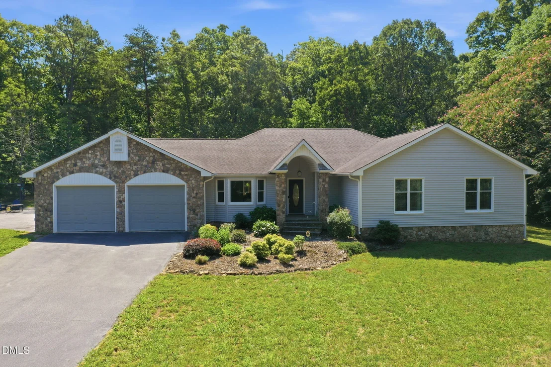 Photo of 3744 Redbud Road