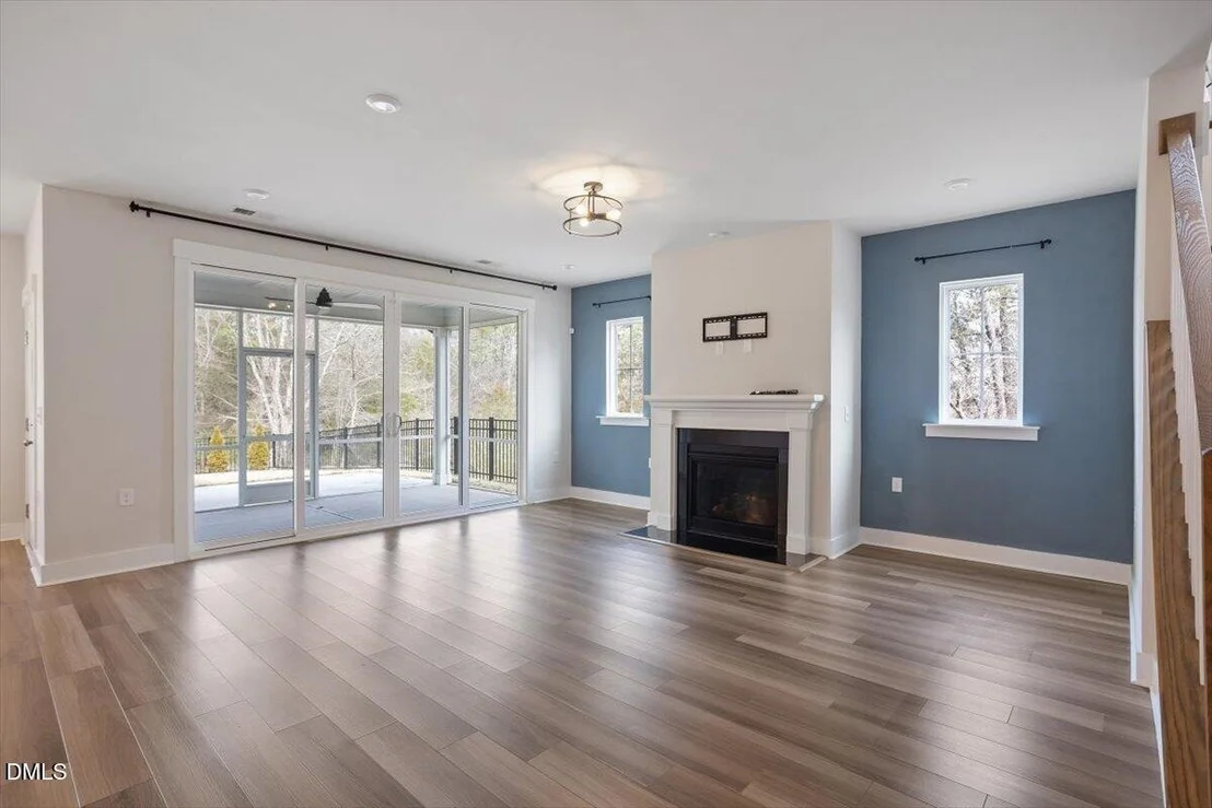 Photo of 541 Roycroft Drive