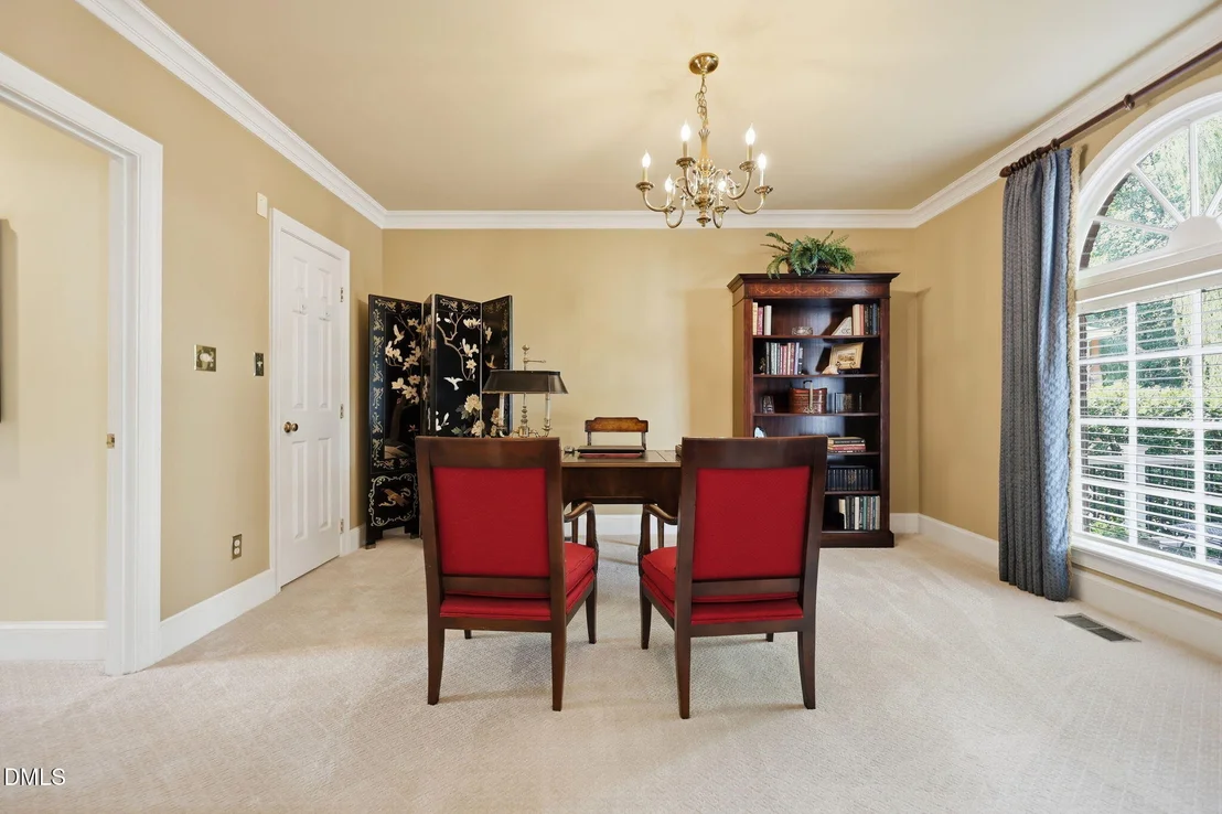 Photo of 2221 Weybridge Drive